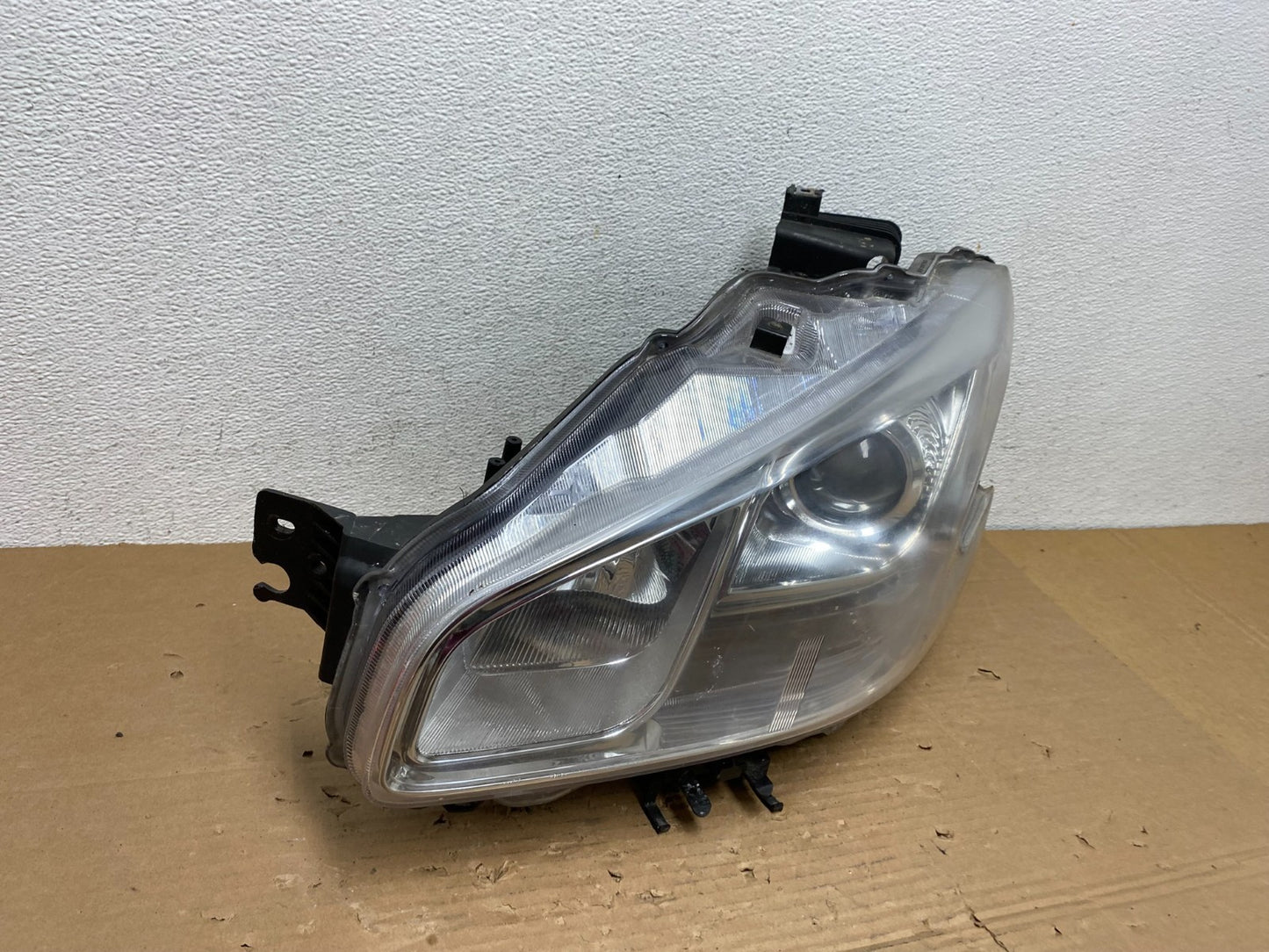 Halogen 2009 to 2014 Nissan Maxima Left Driver LH Side Headlight AD4263 DW2