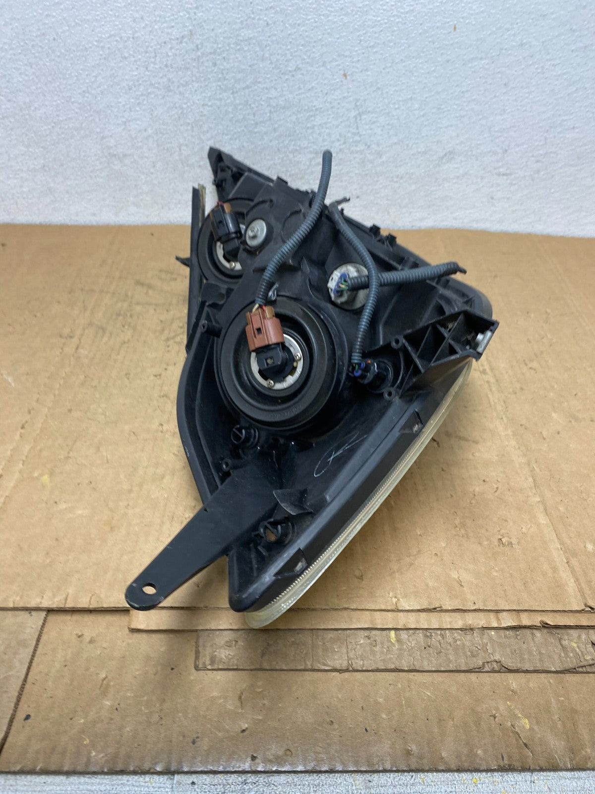 2004-2005 Toyota Sienna Left Driver LH Side Halogen Headlight AD1325 DW9