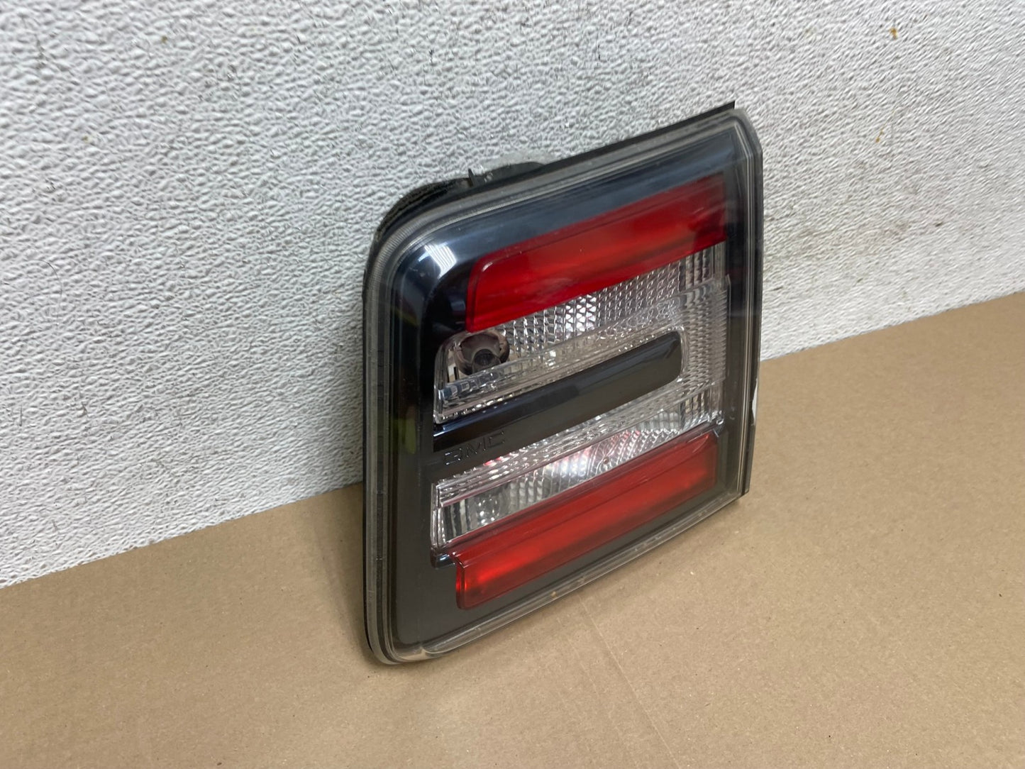 2013 to 2016 GMC Acadia Right Passenger RH Side Inner Tail Light AF5757 LK2