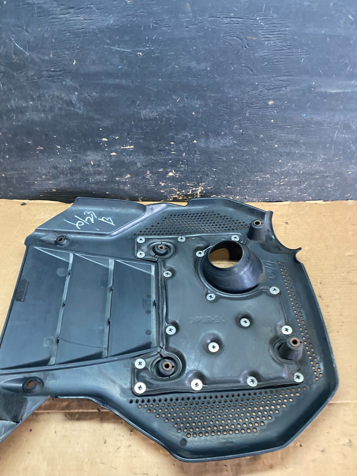 2006 to 2010 Hyundai Azera V6 Engine Motor Shield Cover OEM S0447 DG6