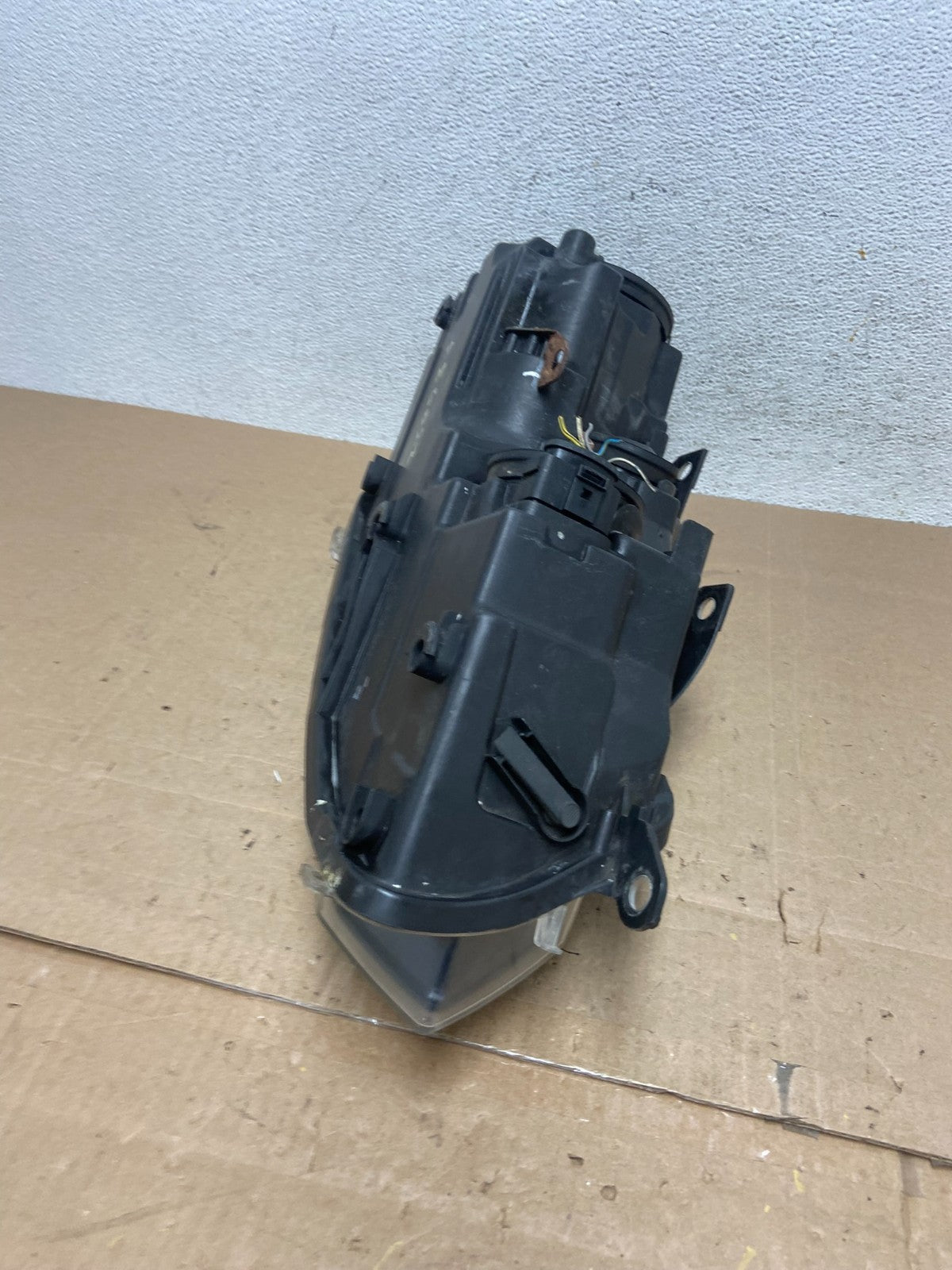 2010-2014 Volkswagen Golf MK6 GTI Left Driver LH Halogen Headlight AE6022 DW7