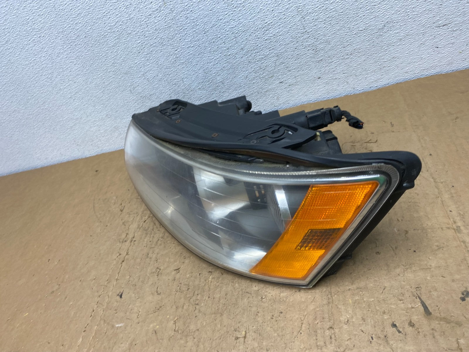 2006 to 2008 Hyundai Sonata Left Driver LH Side Headlight Halogen AD0659 DW1