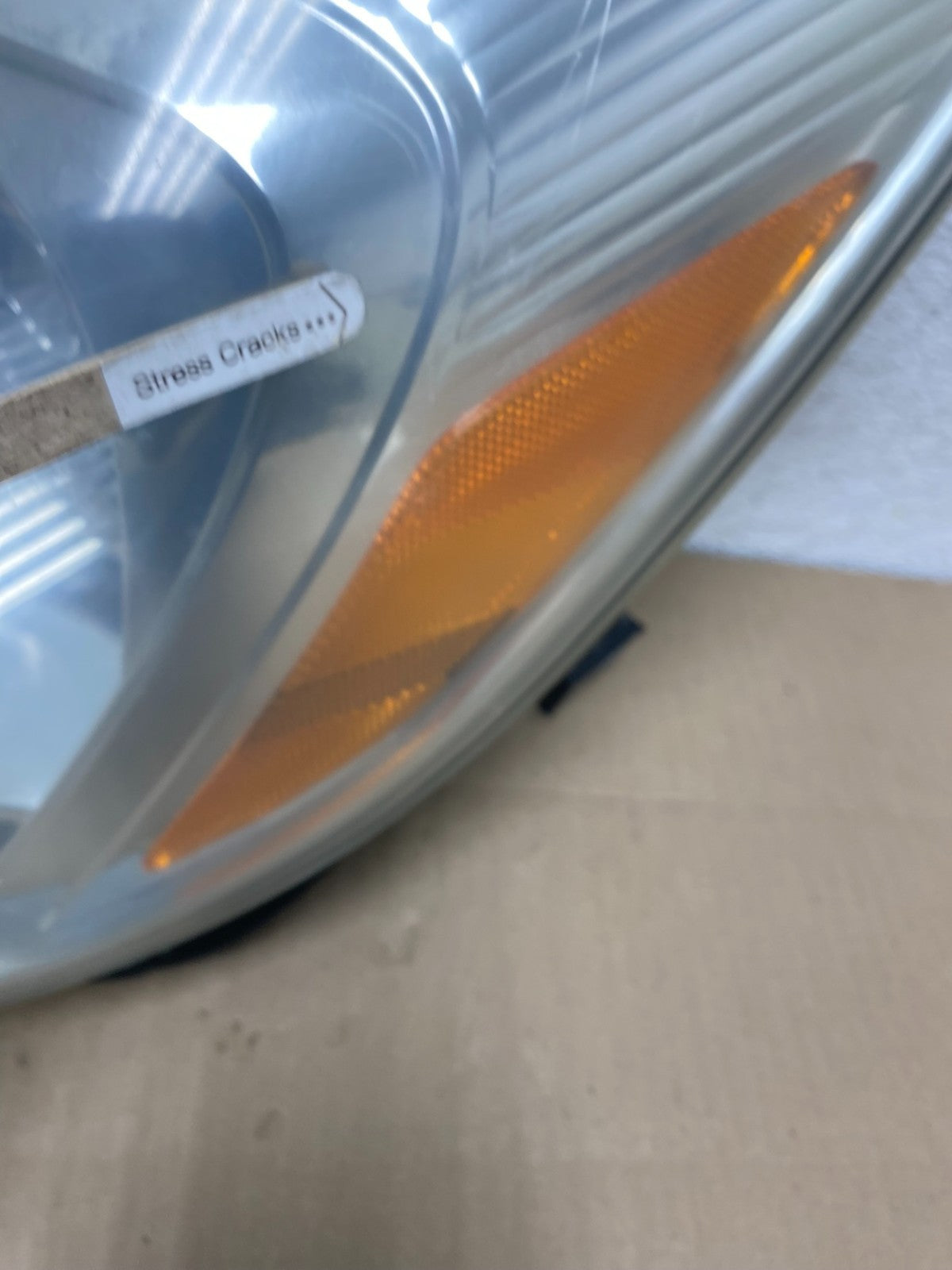 2004-2005 Toyota Sienna Left Driver LH Side Halogen Headlight AG5835 DW4