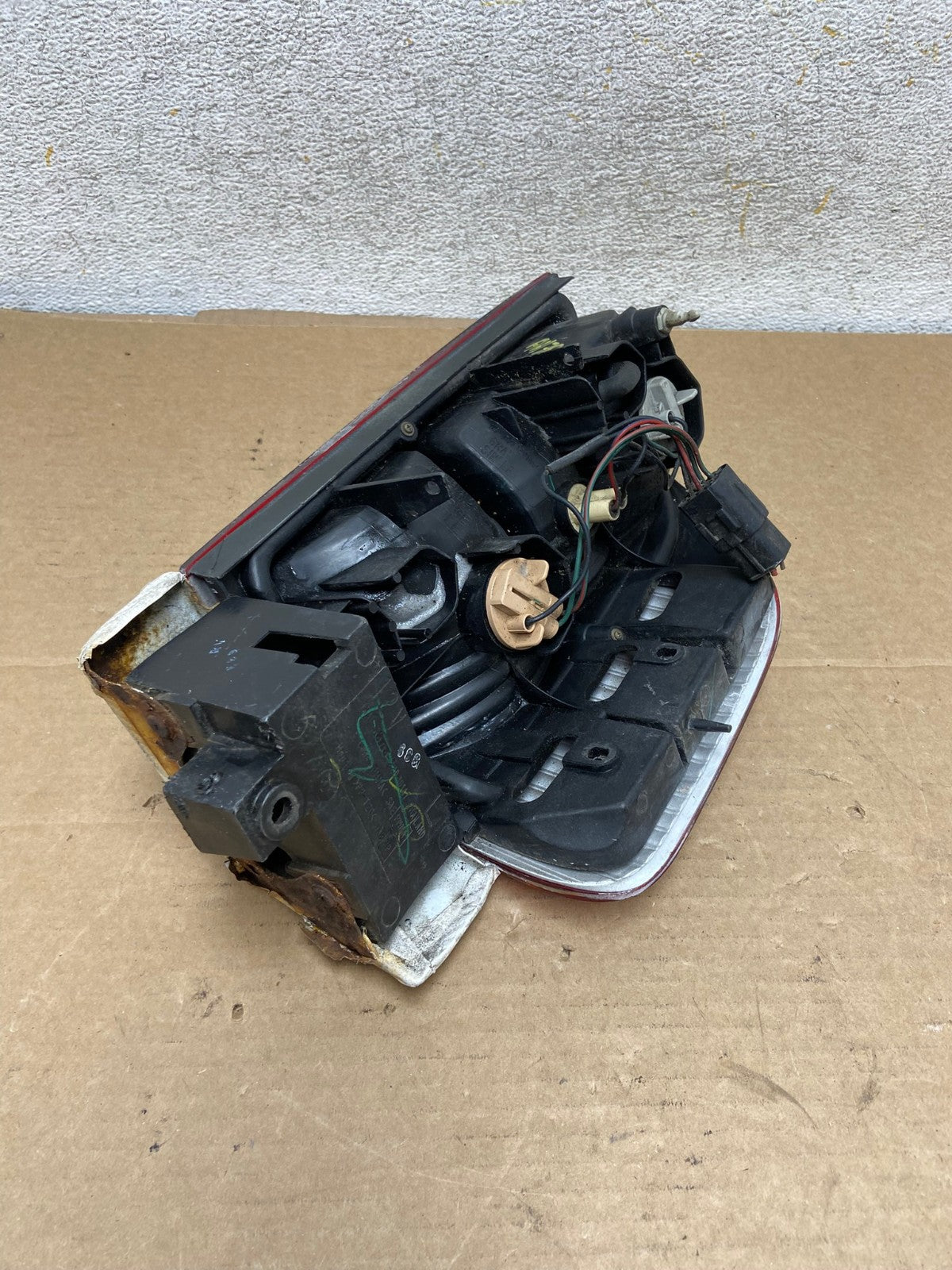 2000 to 2004 Isuzu Rodeo Left Side Tail Light AH7856 LK6