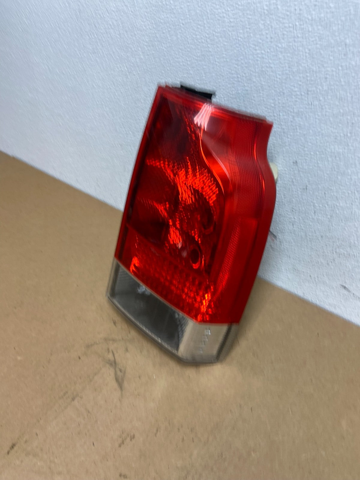 2005 to 2007 Volvo Xc70 V70 Right Passenger RH Side Tail Light Oem AC1771 DW1