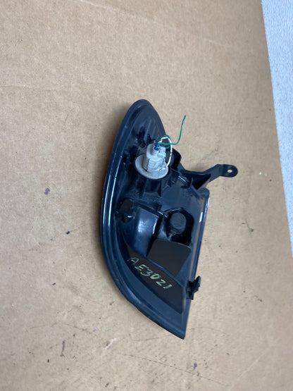 2005 to 2006 Toyota Tundra Left Driver LH Side Turn Signal Light AE3021 DG5