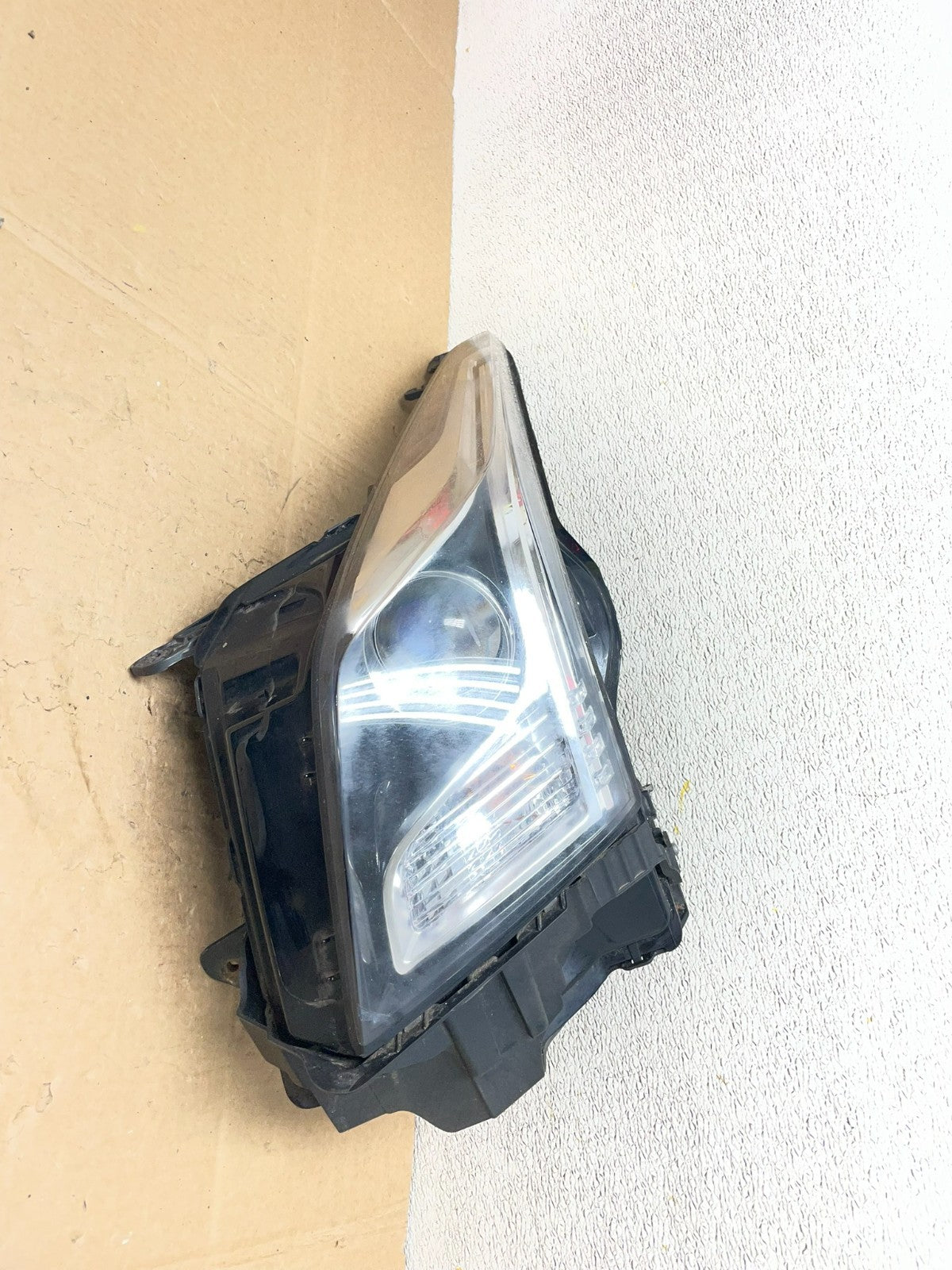 2013 to 2018 Cadillac Ats Left Driver LH Side Halogen Headlight OEM Y8932 DW0