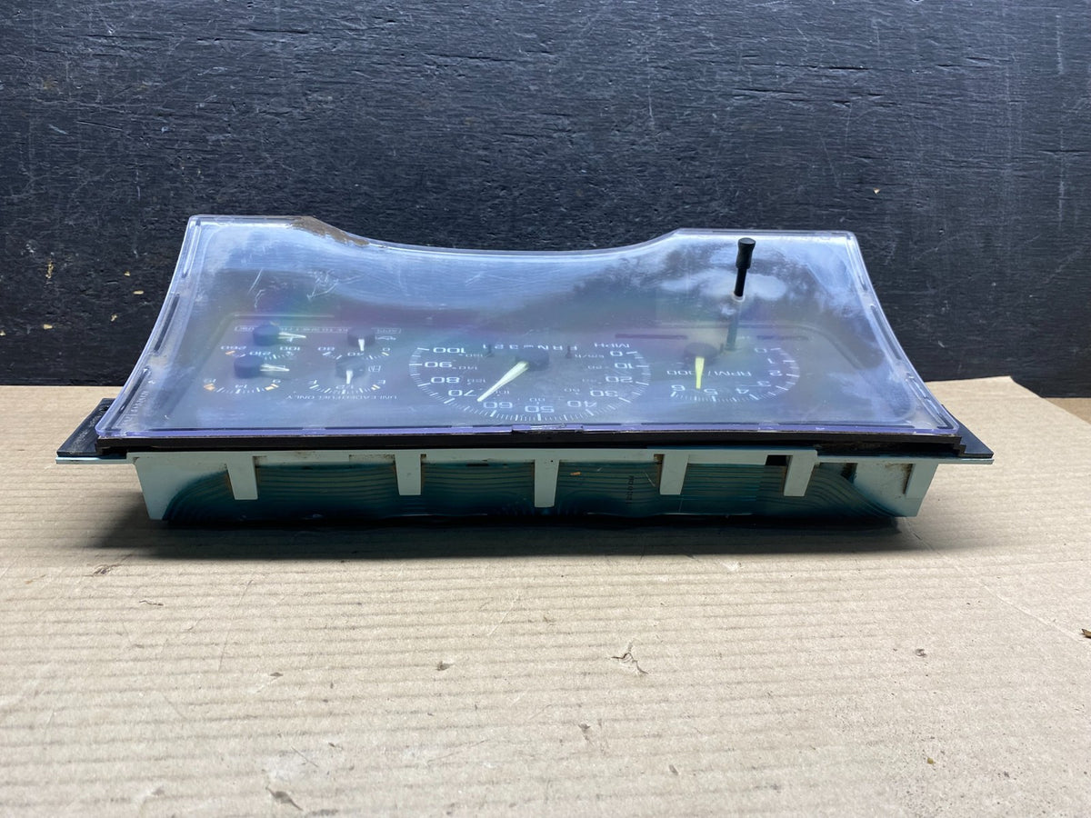 1995 to 1999 Chevrolet Silverado Suburban Cluster Gauge Speedometer AH9712 DG3