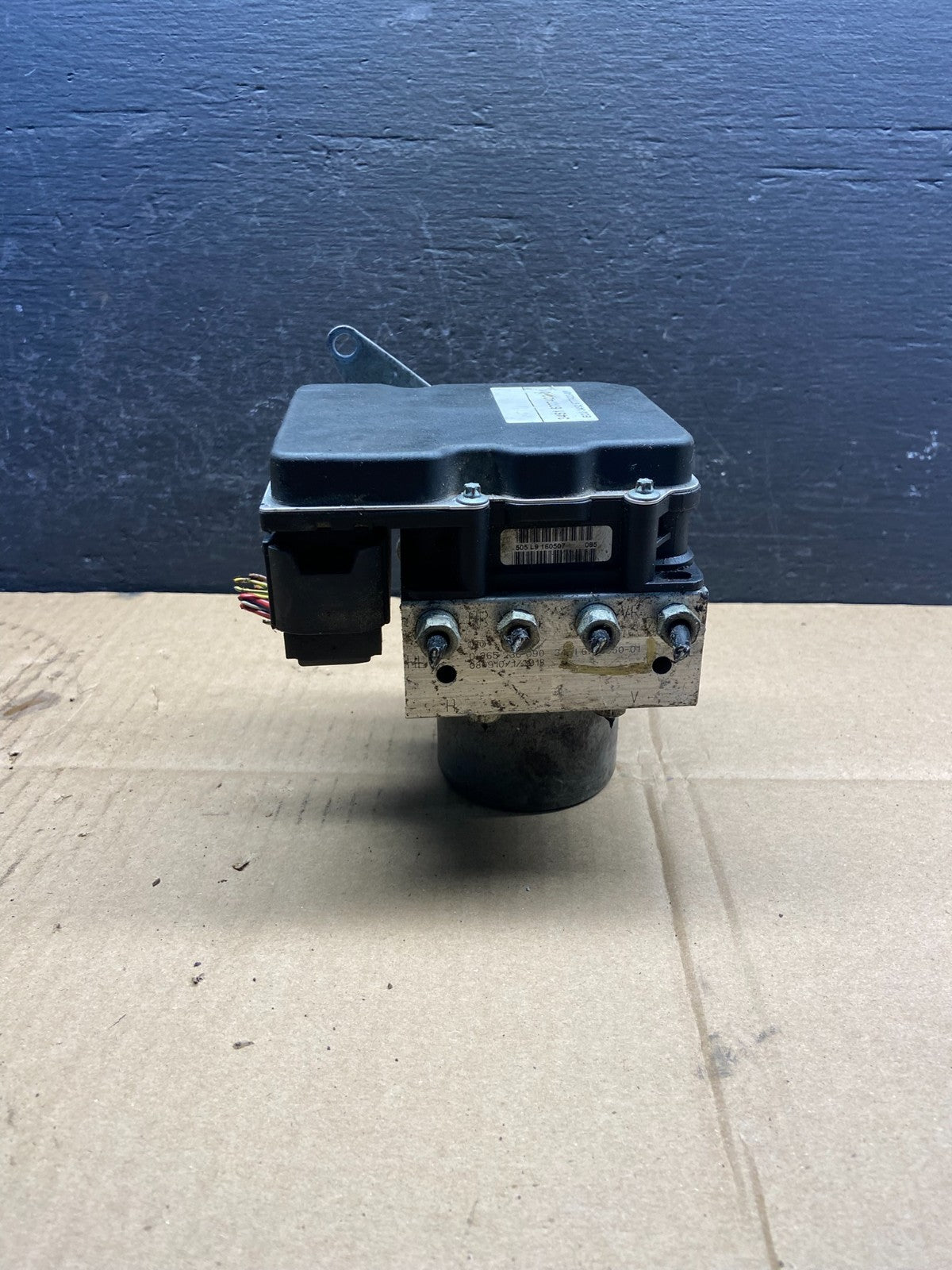 2007 to 2013 BMW 335i ABS Anti-Lock Brake Pump 6768550 AD1792 DG4