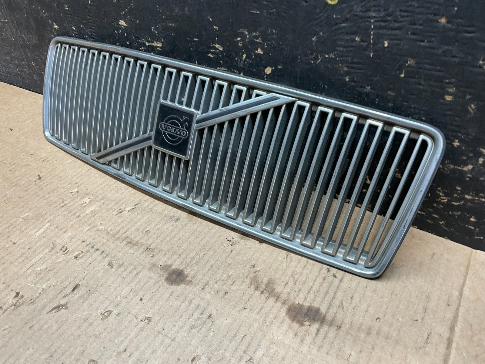 1995 to 1997 Volvo 960 Front Grill Grille Y9643 PS2