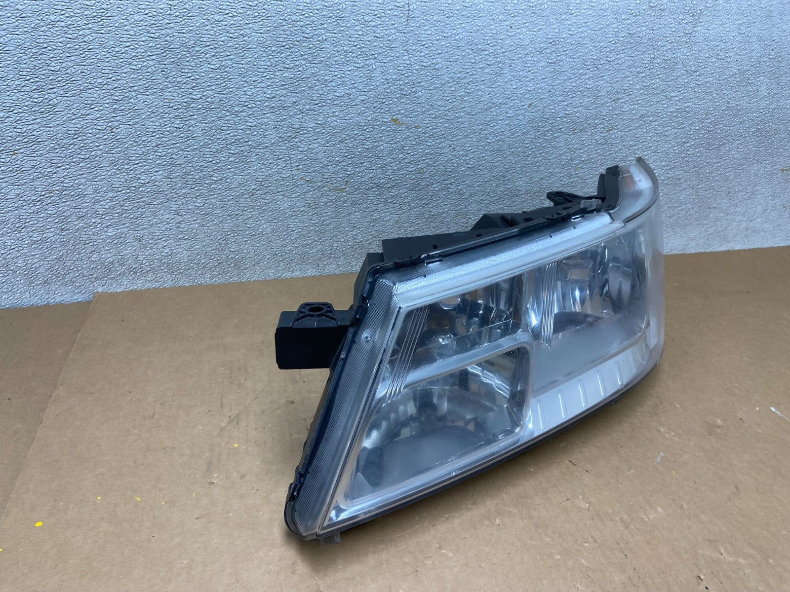 2009 to 2017 Dodge Journey Headlight Left Driver Lh Side Halogen Z6682 DW2