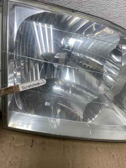 2001-2004 Toyota Sequoia Left+Right Side Halogen Headlights AF2827 DW4