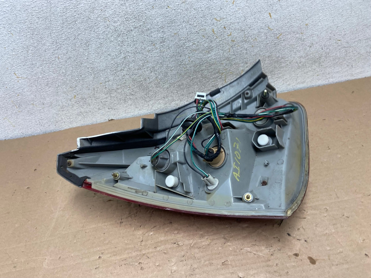 2004 2005 2006 2007 2008 Nissan Maxima Right Passenger Tail Light AI1071 LK5