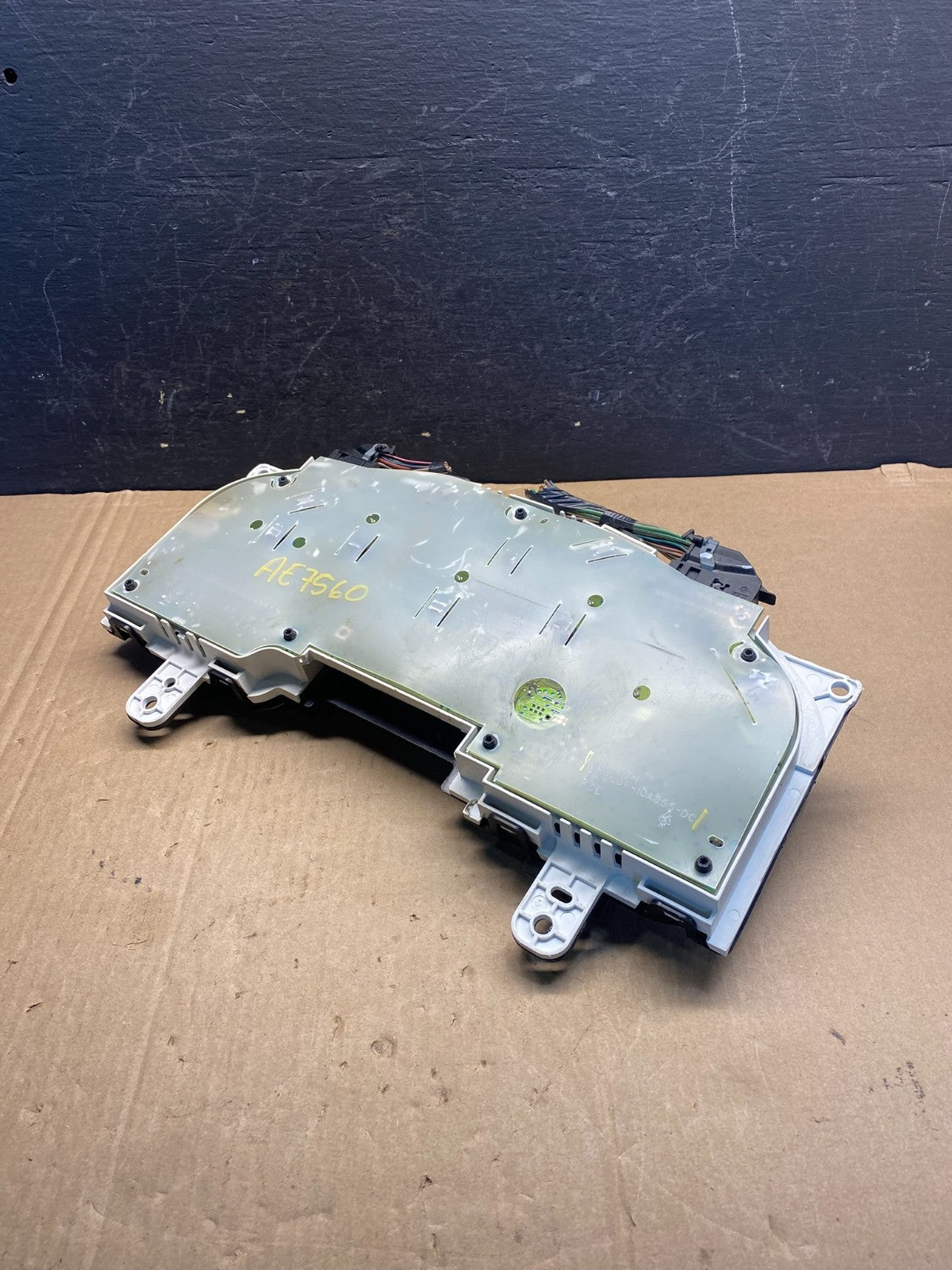 2004 - 2005 Ford F150 F-150 Lariat Speedometer Cluster Gauge AE7560 DW4