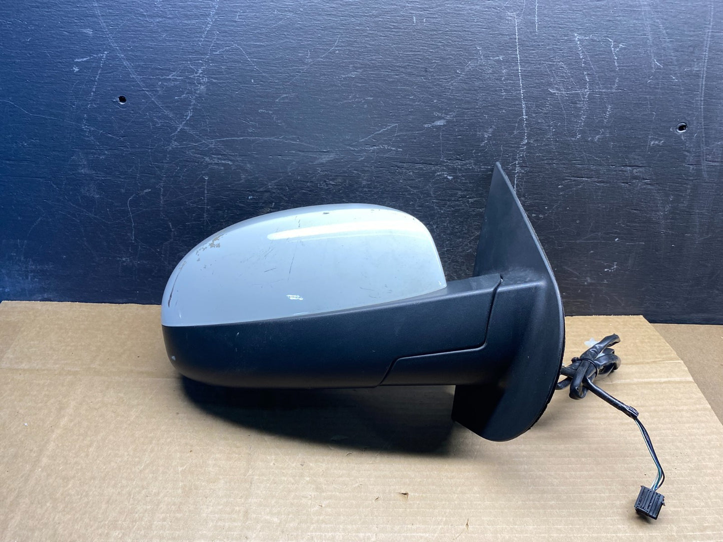 2009 to 2014 Gmc Yukon Right Passenger Side View Door Mirror ad9678 DG0