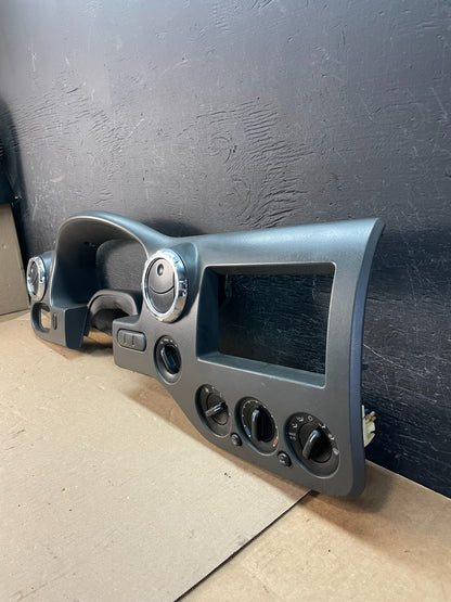2003 - 2006 Ford Expedition Dashboard Speedometer Radio Bezel Air Vent AE3339 DG1