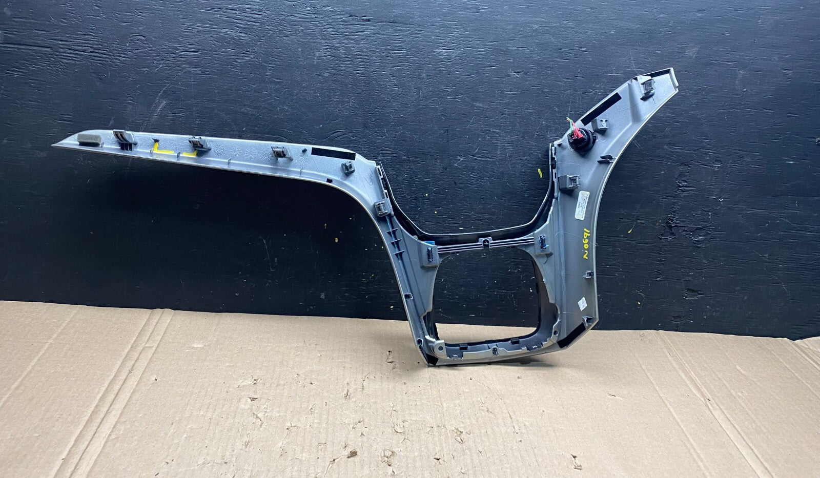 2013-2016 Ford Escape  Center Dash Radio Gear Shifter Panel Bezel Trim N0691 DG3