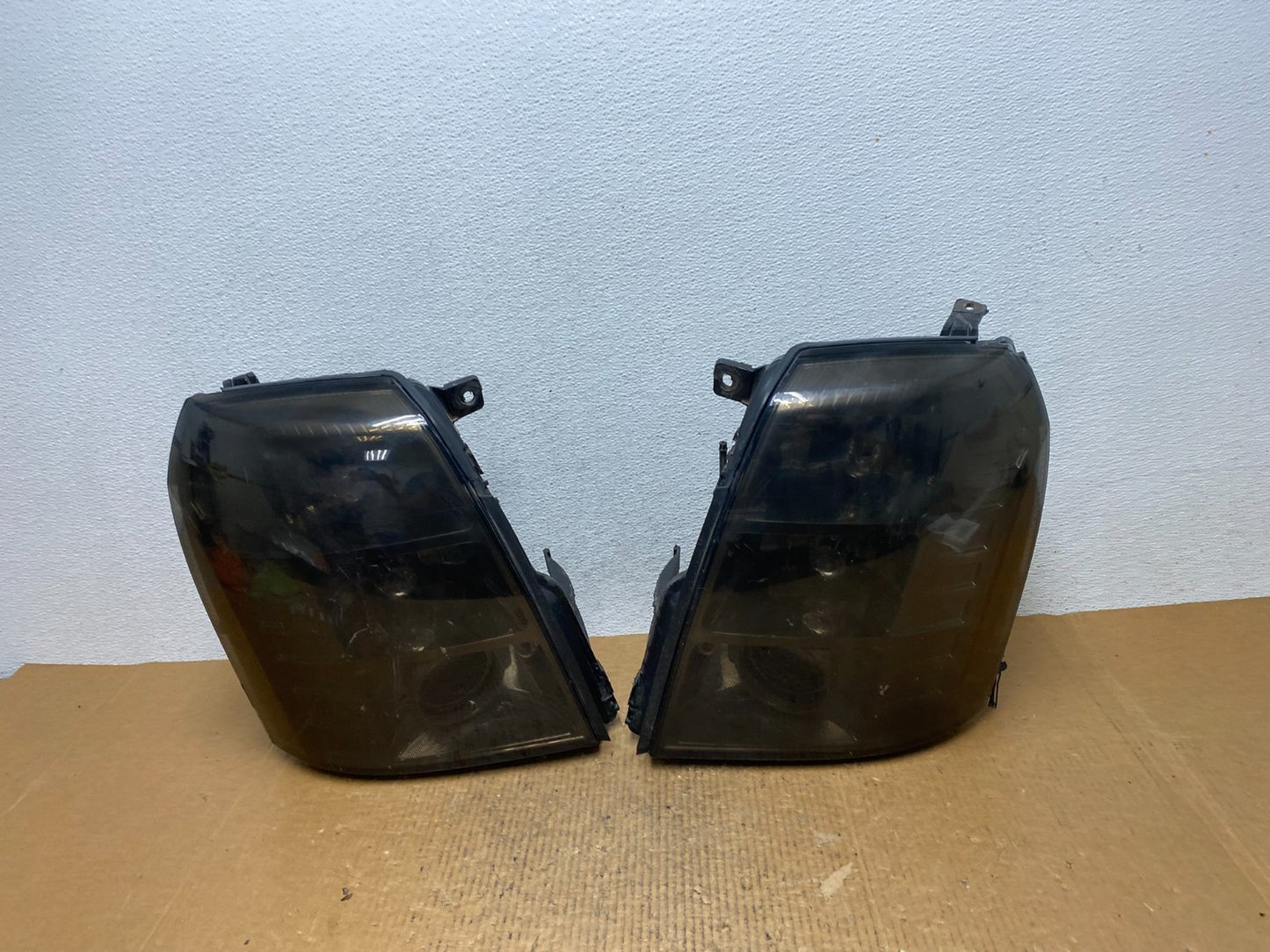 2007 - 2014 Cadillac Escalade Left+Right Side Xenon HID Headlights AE1434 DW0