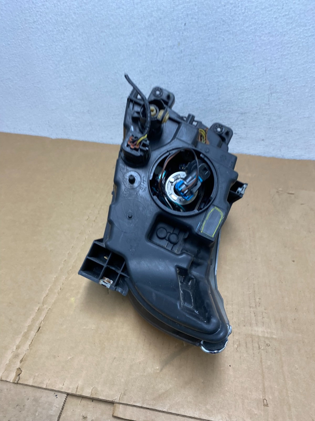 2011 to 2014 Ford Edge Front Right Passenger Headlight Halogen AC8418 DW5