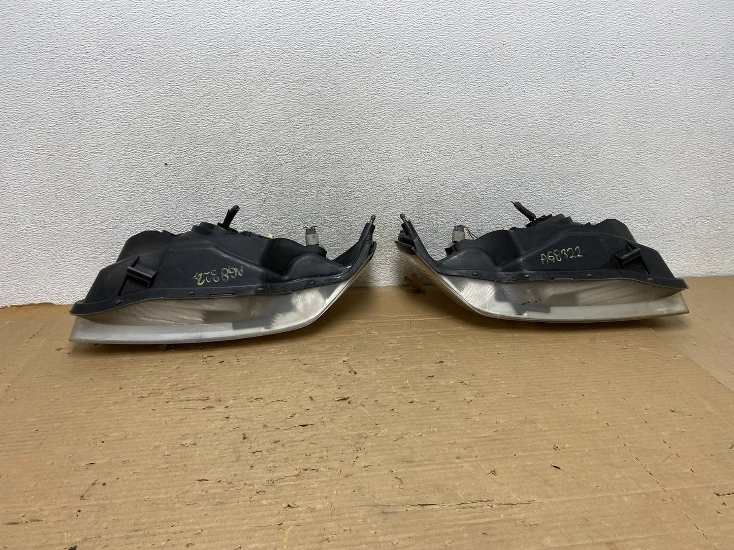 2000 to 2001 Nissan Maxima Left + Right Set Halogen Headlights AG8322 DW7