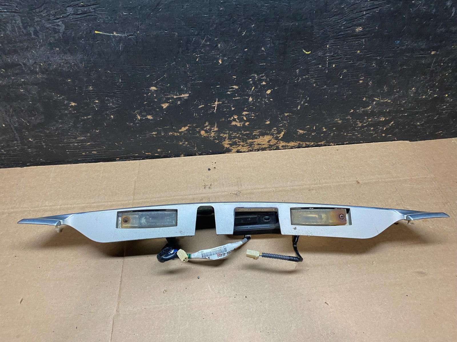2008 to 2010 Toyota Highlander Tailgate Trunk Trim Molding Handle Y9279 DG3