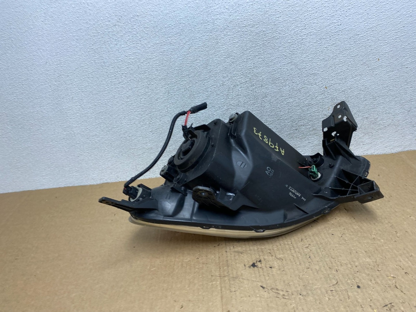 2002 to 2004 Honda CRV CR-V Right Passenger RH Halogen Headlight AF9873 DW5