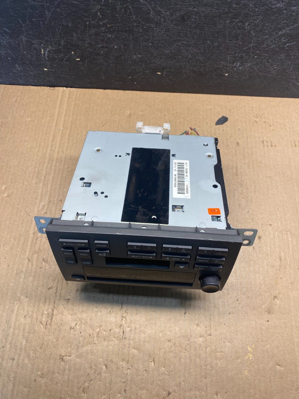 2006 - 2011 Lincoln Town Car AM/FM Radio CD Player ae6397 DG4