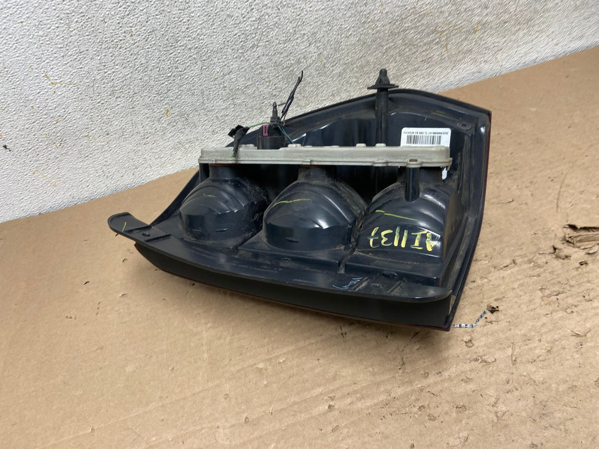 2002 to 2009 Chevrolet Trailblazer Left Driver LH Side Tail Light AI1137 LK4