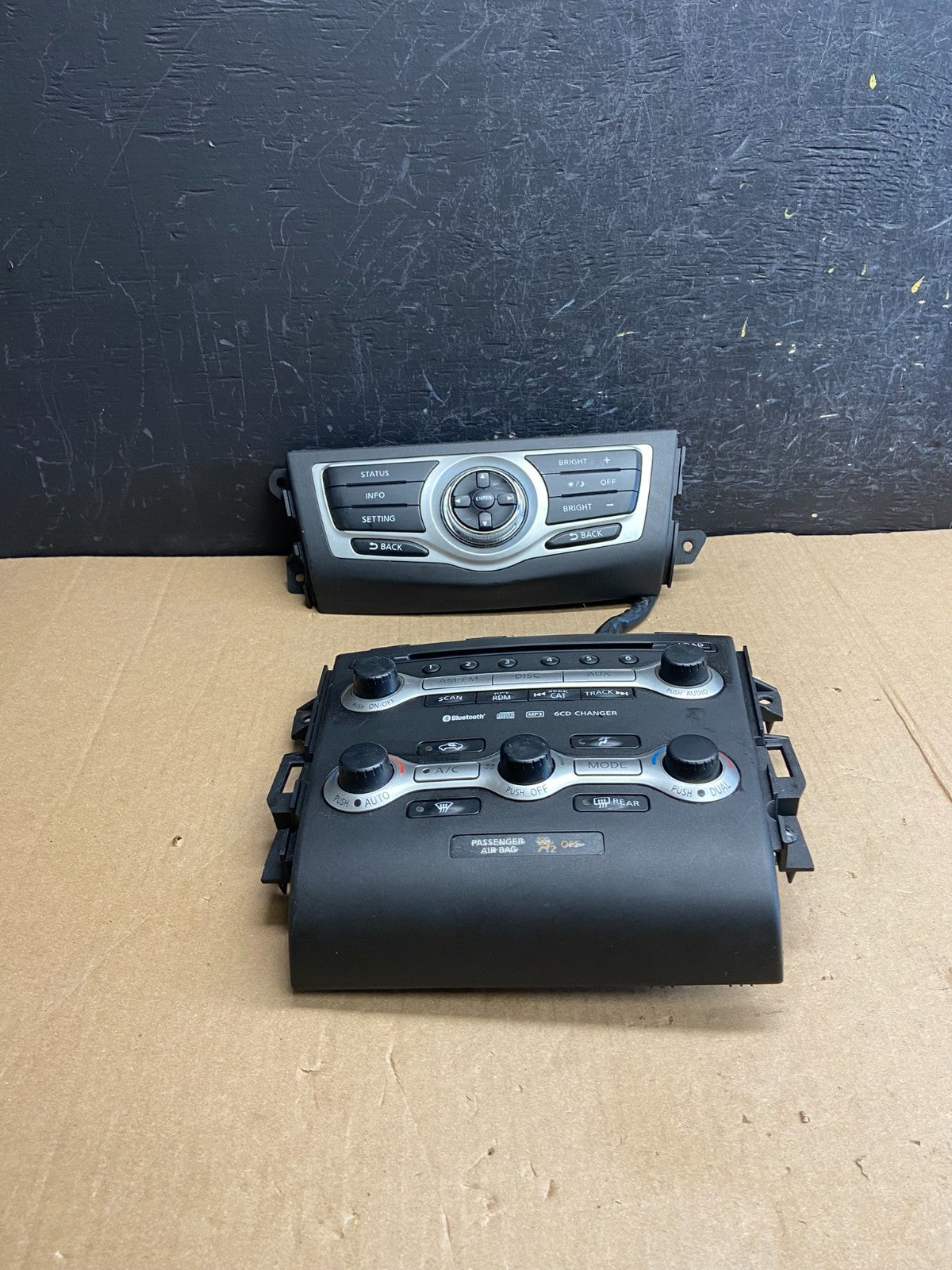 2010 - 2014 Nissan Murano Temperature Climate + Radio Control Panel AE4418 DG0