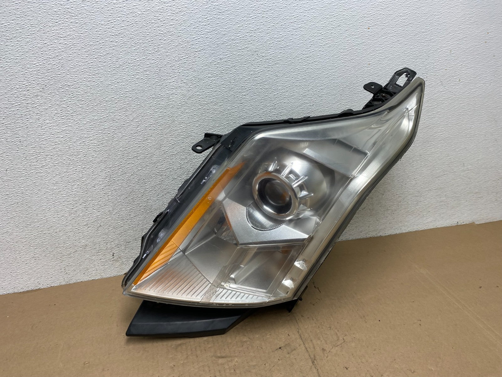 Halogen 2010 to 2016 Cadillac SRX Left Driver LH Side Headlight AG4651 DW2