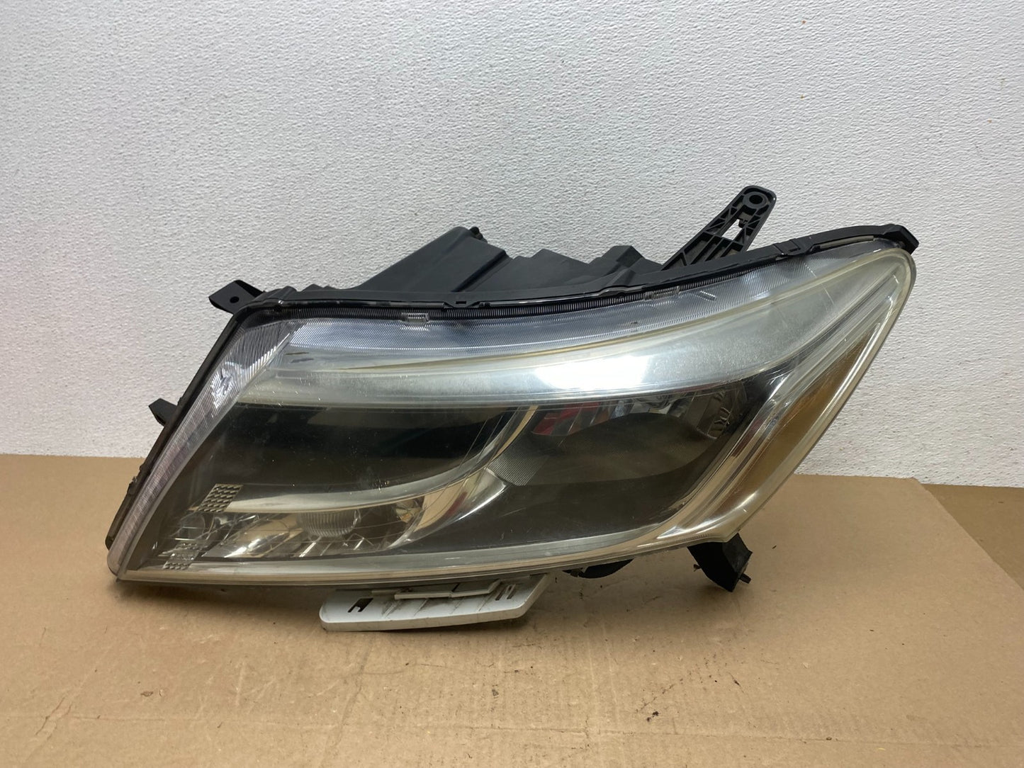 2013 to 2016 Nissan Pathfinder Left Driver LH Side Headlight Halogen AE67590