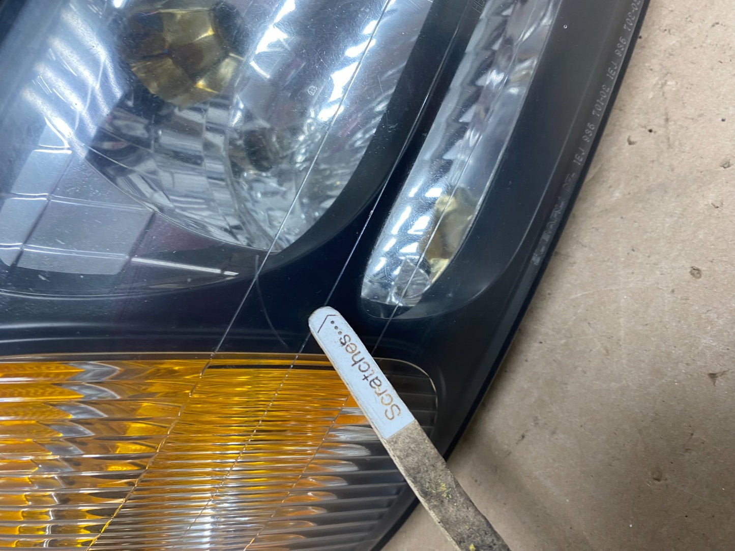 2001 to 2004 Subaru Legacy Outback Right Passenger Rh Headlight AG4610 DW3