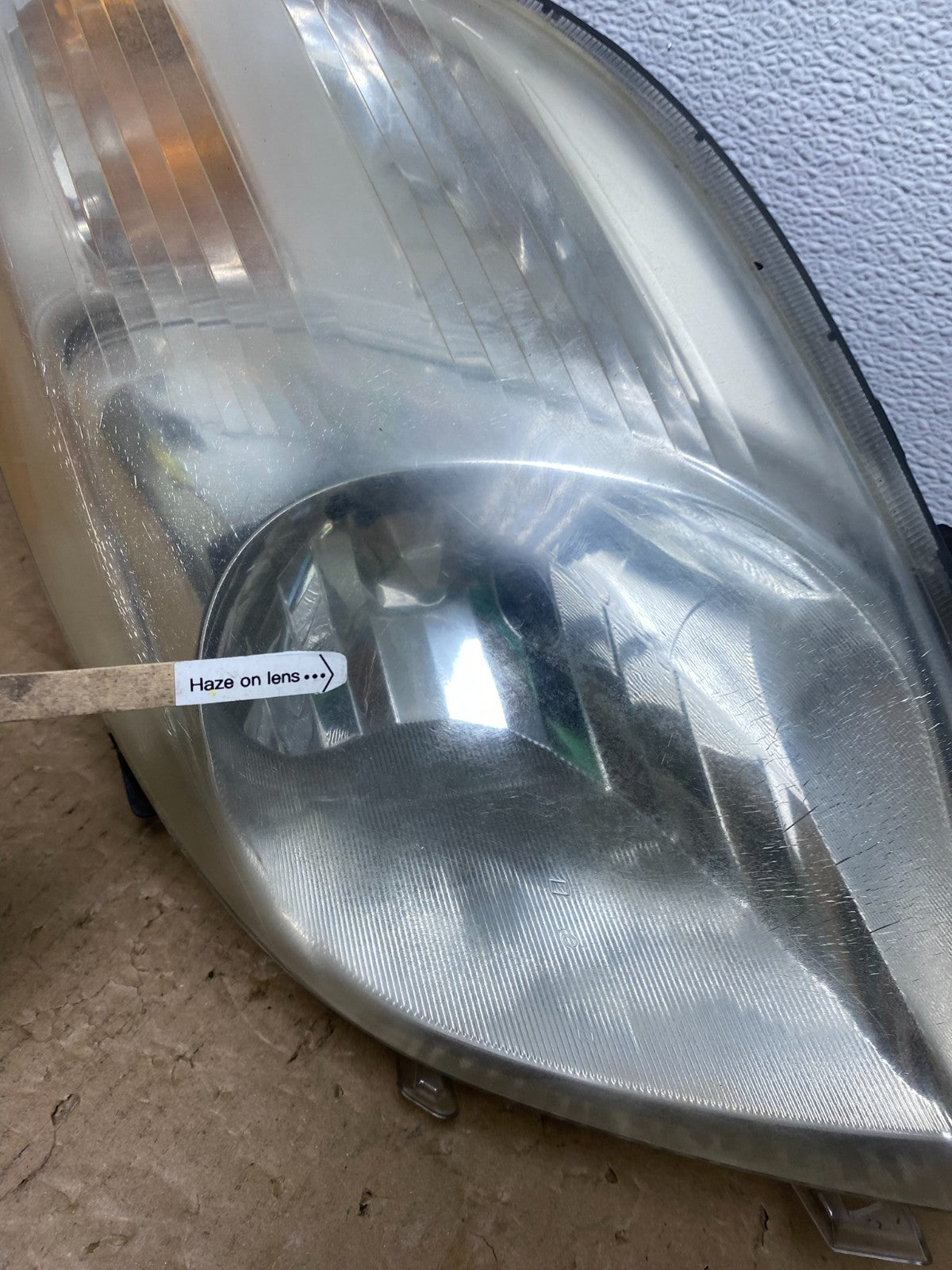 2006-2008 Toyota Yaris Hatchback Right Passenger Halogen Headlight Oem AB6973 DW4