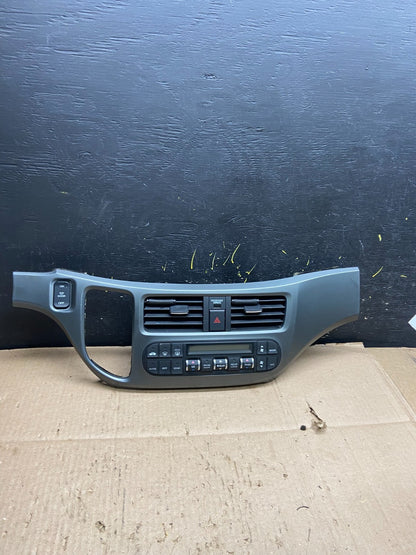 2005 to 2010 Honda Odyssey  Radio Climate Control Dash Trim Bezel Y5424 DG0