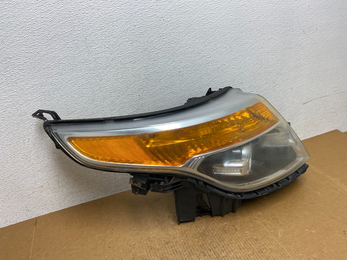 2011 to 2015 Ford Explorer Right Passenger Halogen Headlight AE0490 DW2