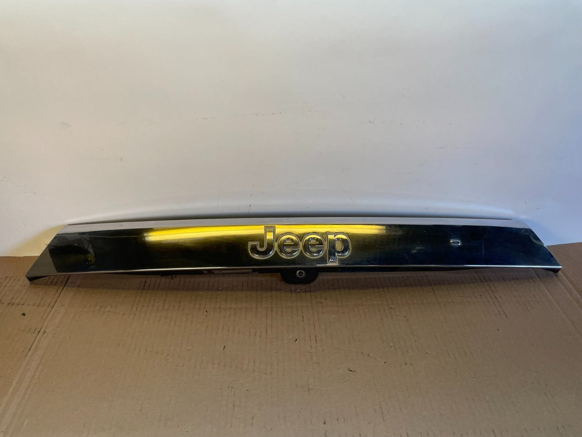 2011-2013 Jeep Grand Cherokee Liftgate Garnish Molding Trim W/ Camera AH0481 DG0