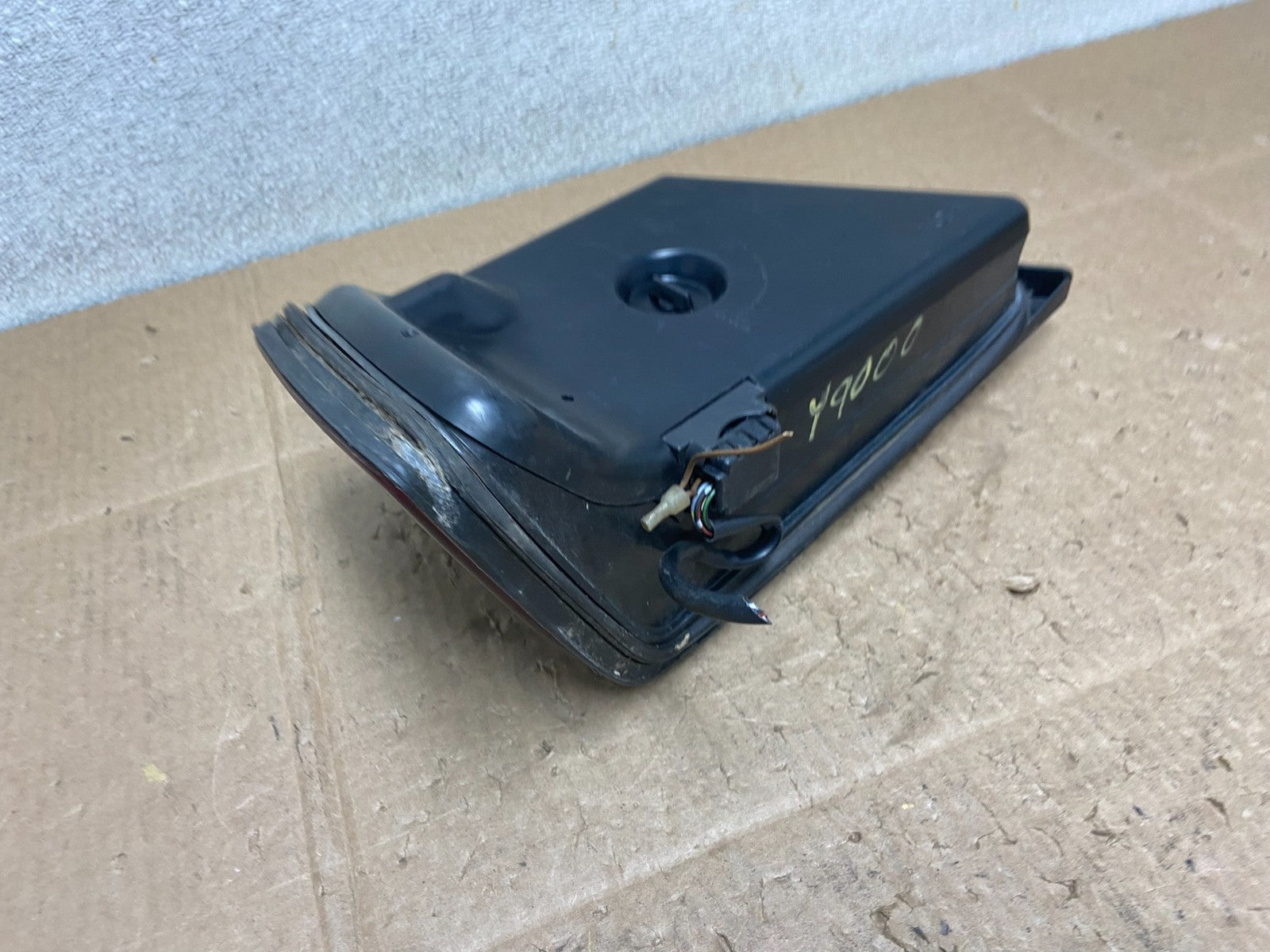 1994 to 1995 Mercedes E Class W124 Right Passenger RH Side Tail Light Y9000 DW4