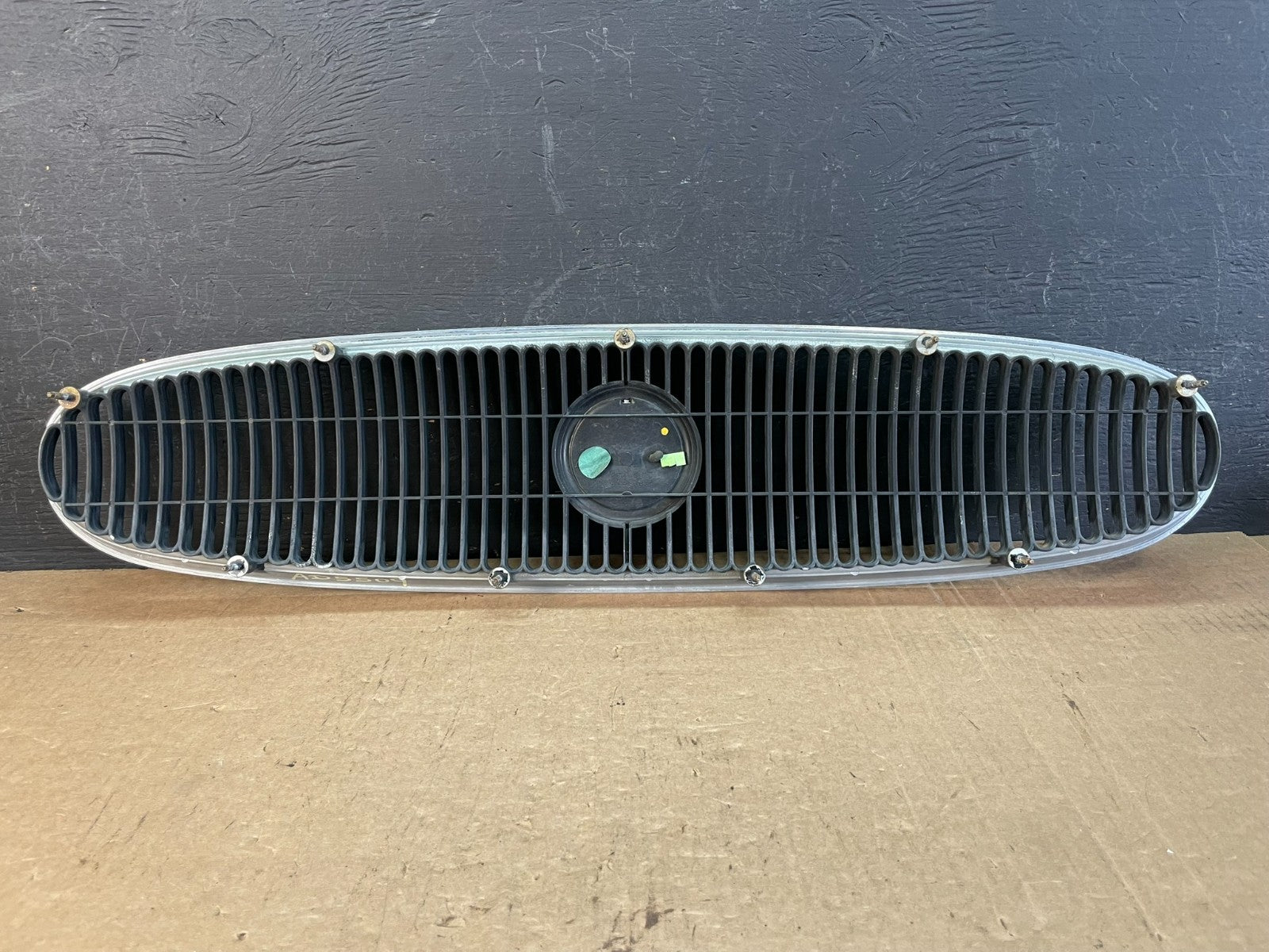 2000 to 2005 Buick Lesabre Front Chrome Upper Grill Grille AD5509 DG4