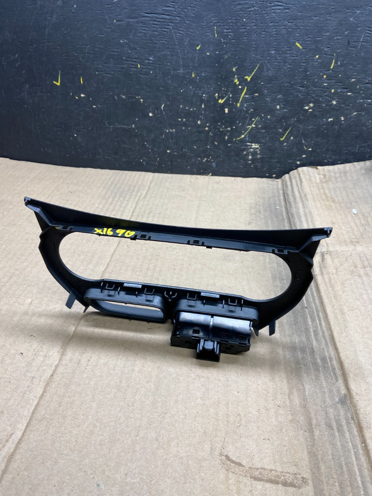 2013 to 2016 Ford Escape Climate Control Trim Panel W/ Switches Oem X1690 DG3