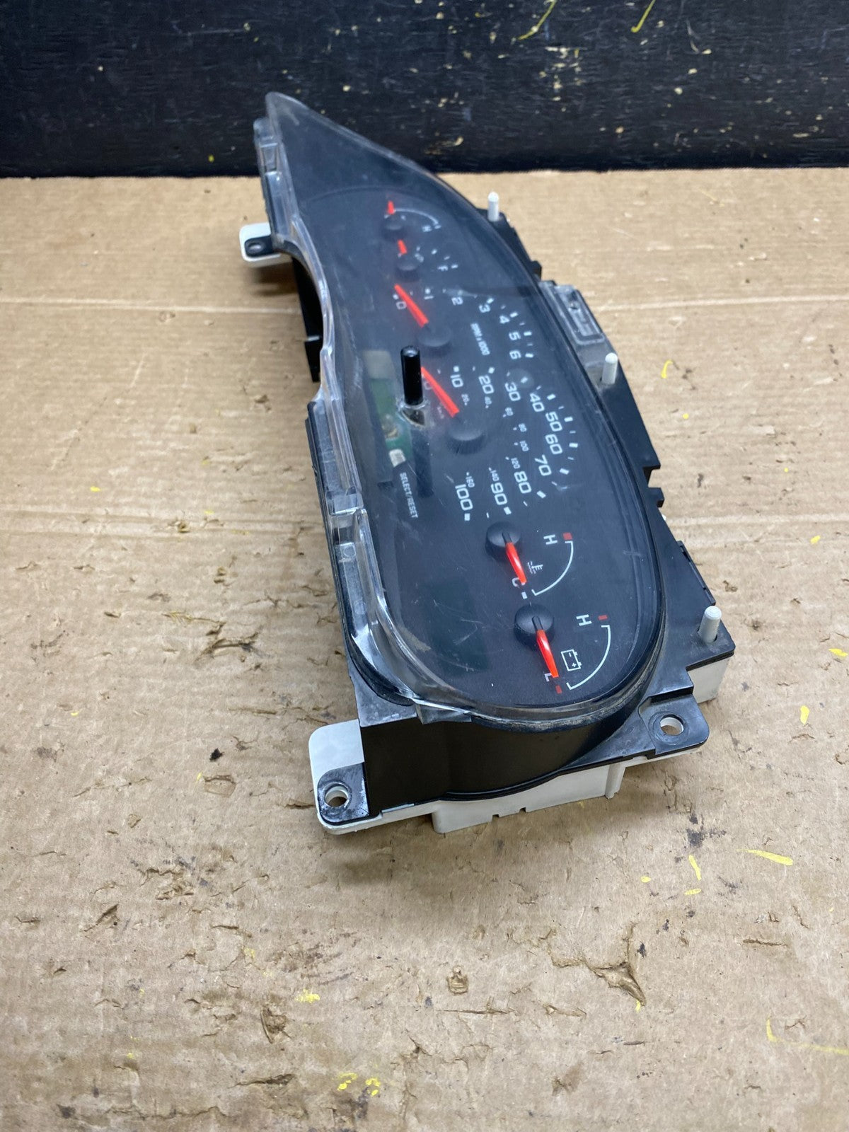 2006 Ford E350 Gauge Speedometer Cluster OEM W9696  DG3