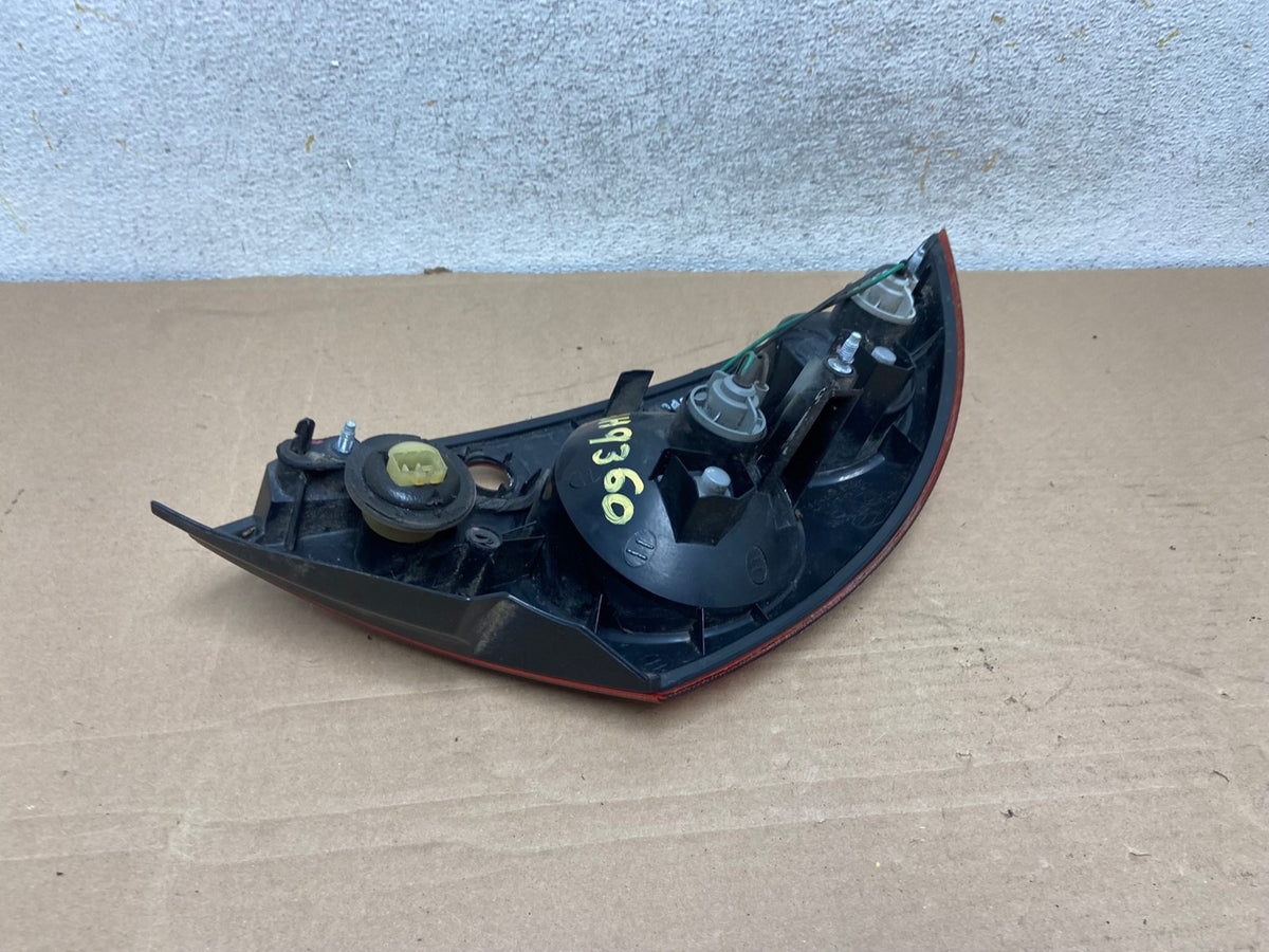 2000 2001 2002 Mitsubishi Eclipse Right Passenger RH Side Tail Light AH9360 LK4