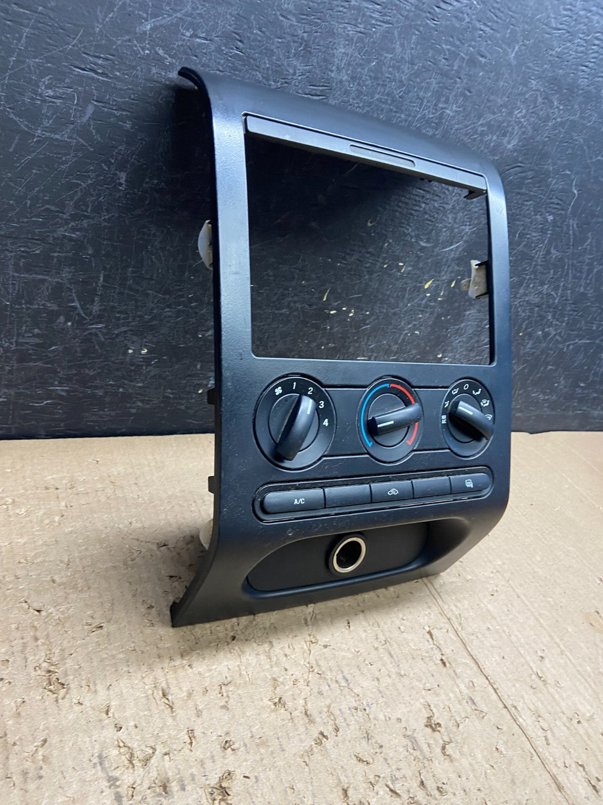 1997 to 2004 Ford F150 F250 Super Duty Heater A/C Climate Control AF1679 DG2