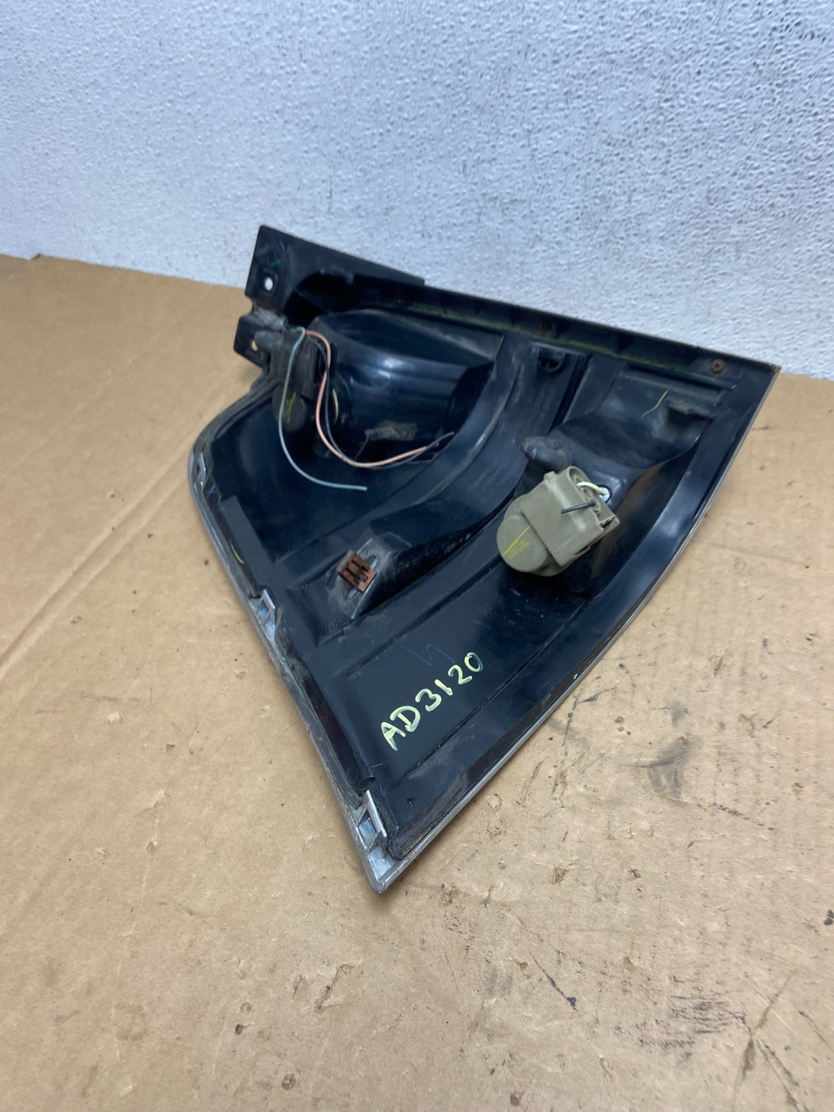 2004 to 2007 Mercury Monterey Right Passenger RH Side Tail Light AD3120 DG7