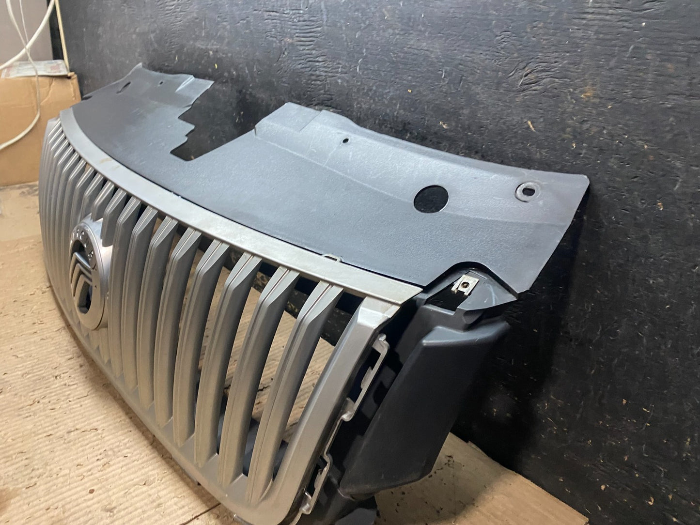 2008 to 2009 Mercury Sable Front Upper Grill Grille Oem X0233 PS1