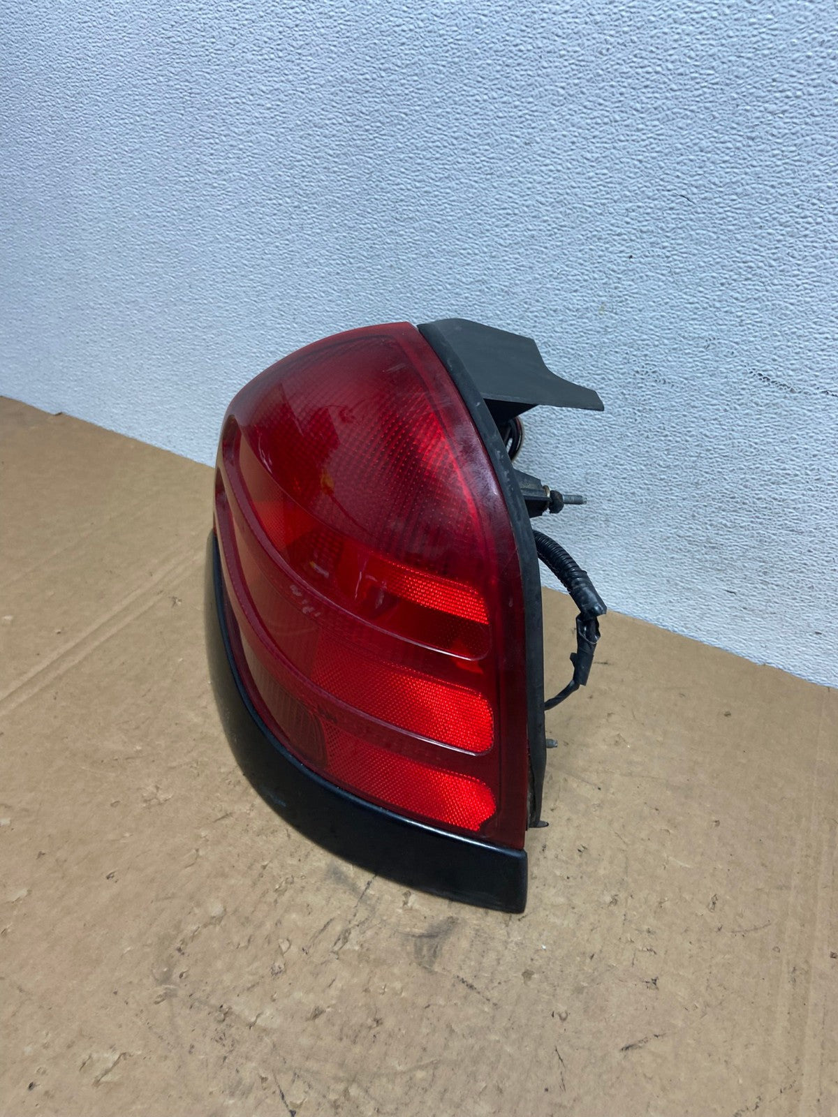 2003-2011 Ford Crown Victoria Right Passenger Rh Side Tail Light AD3200 LK1