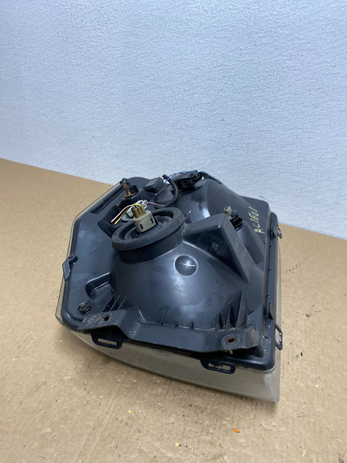 2008-2014 Ford Econoline E150 E250 E350 Left Driver LH Headlight OEM AC1601 DW6