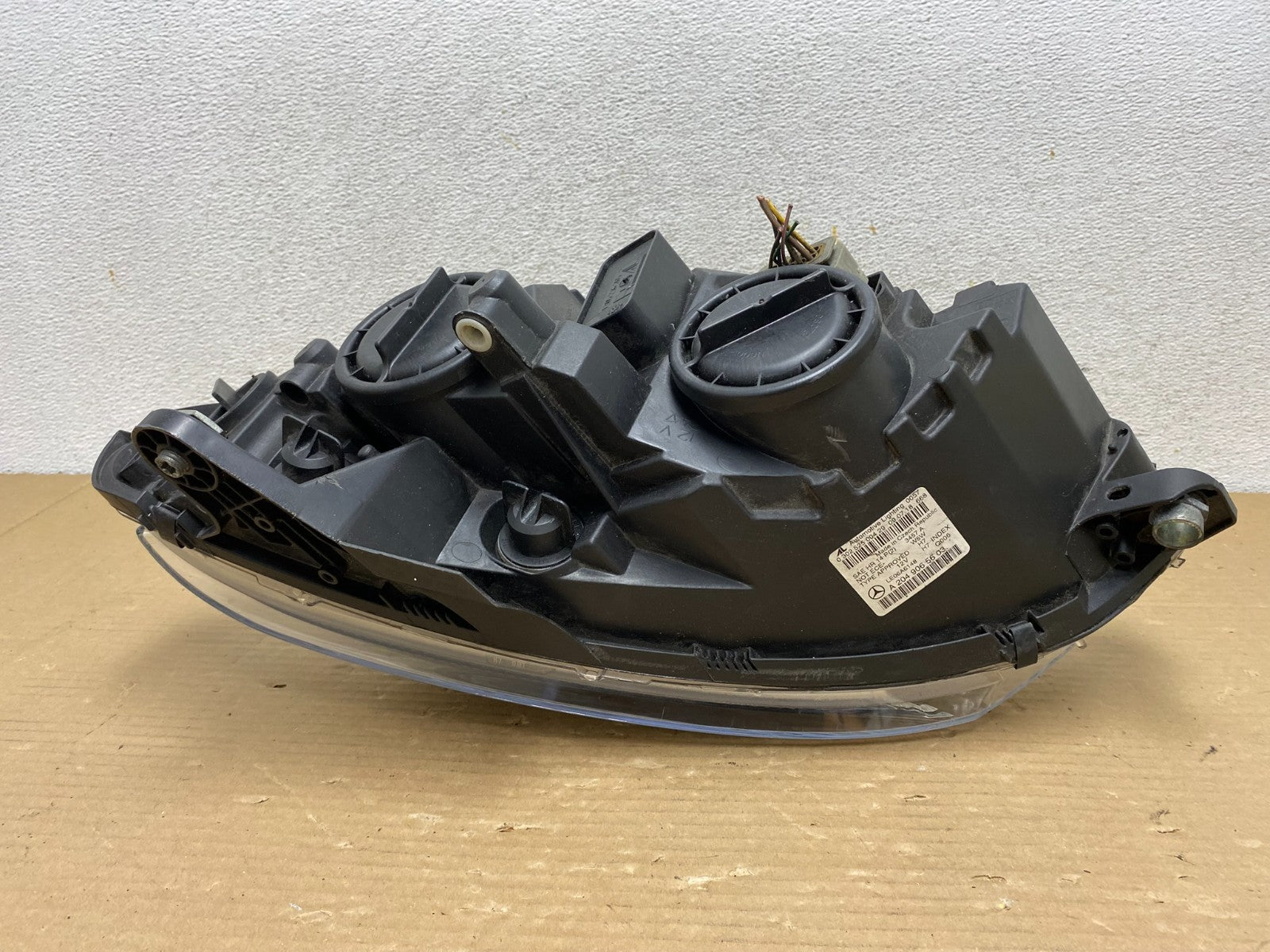2008 to 2011 Mercedes Benz C-CLASS Right Passenger Side Headlight AH0554 DW3