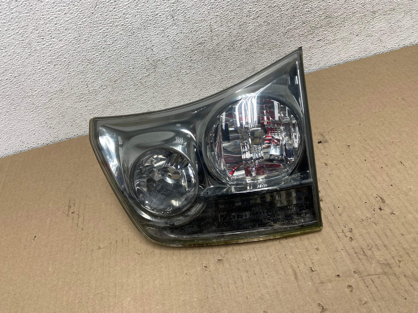 2004 to 2009 Lexus Rx350 RX330 Right Passenger Inner Tail Light AE9540 LK0