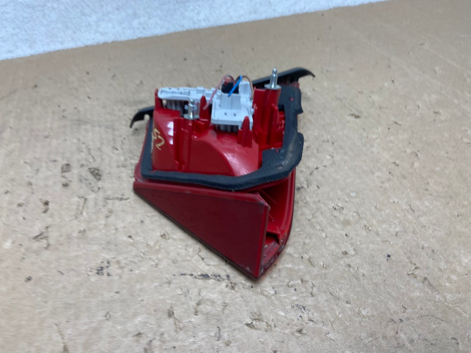 2012 to 2015 Volkswagen Passat Right Passenger Tail light inner AG1352 LK5