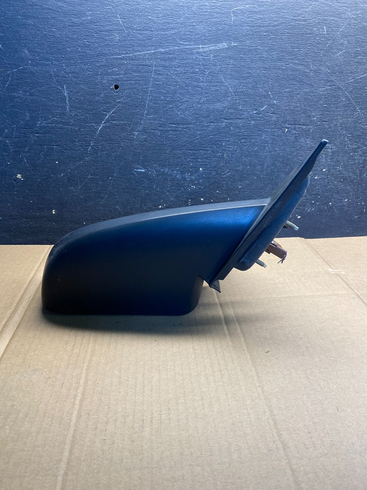 2005 to 2009 Ford Mustang Passenger Right Side View Mirror OEM AB0782 MS3
